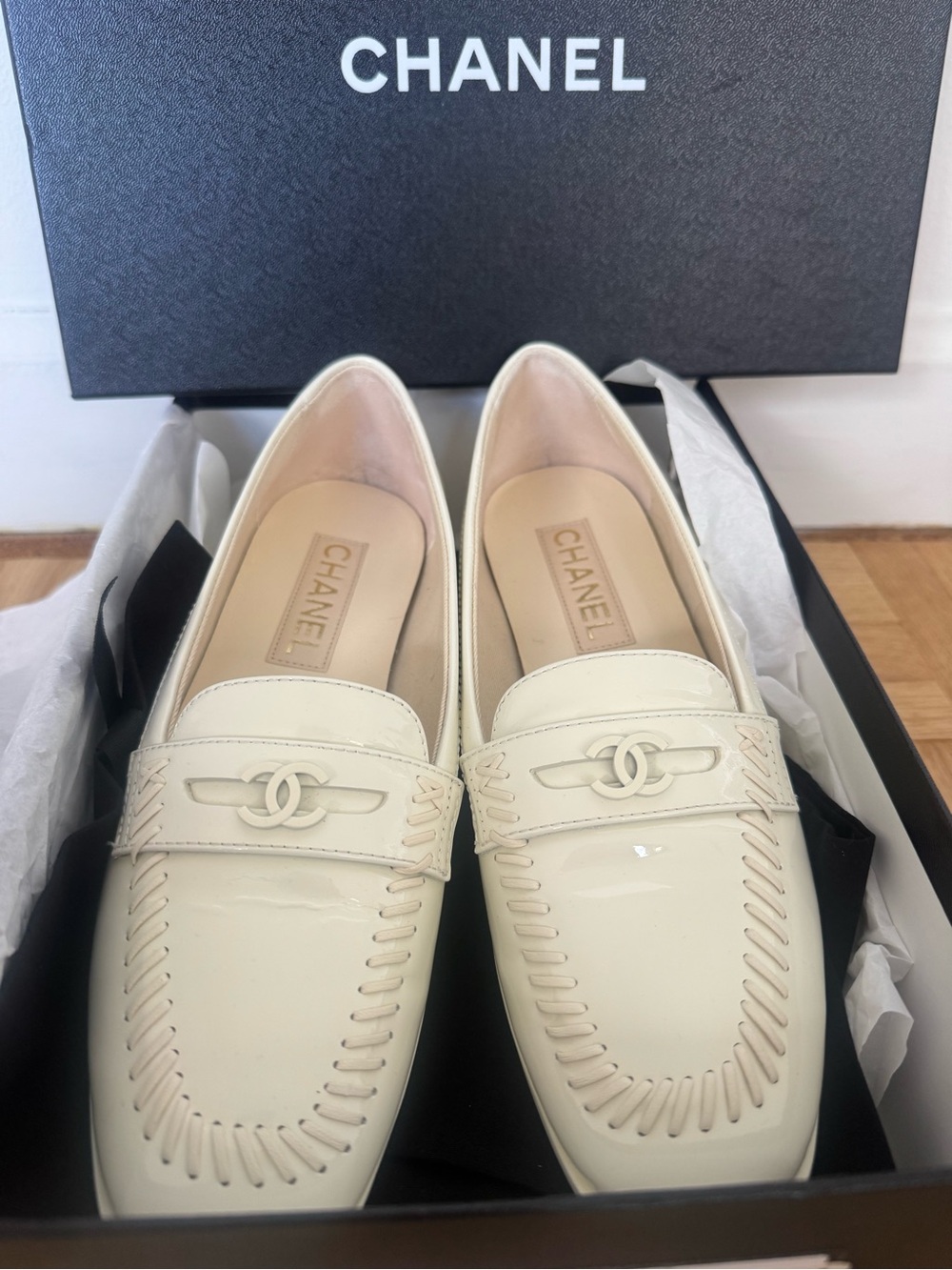 CHANEL Ivory Patent Leather CC Logo Loafers